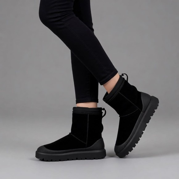 Женские короткие угги Classic Short Weather Hybrid - Black