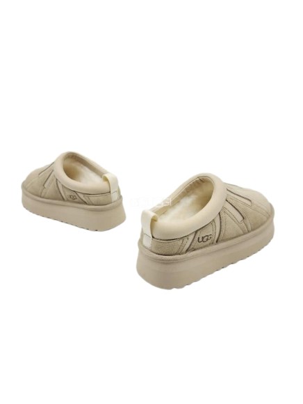 Ugg Classic Slipons Sand
