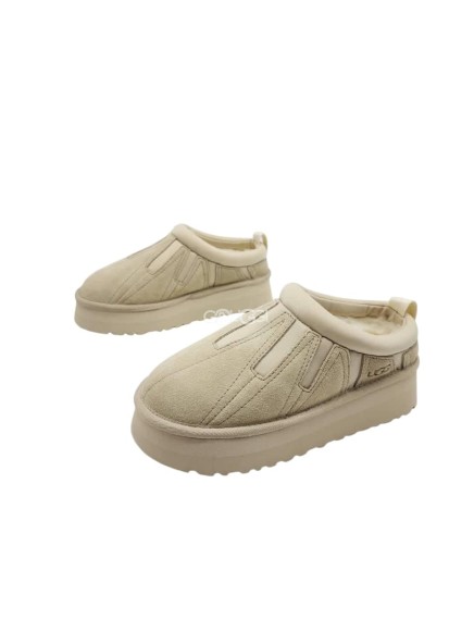 Ugg Classic Slipons Sand